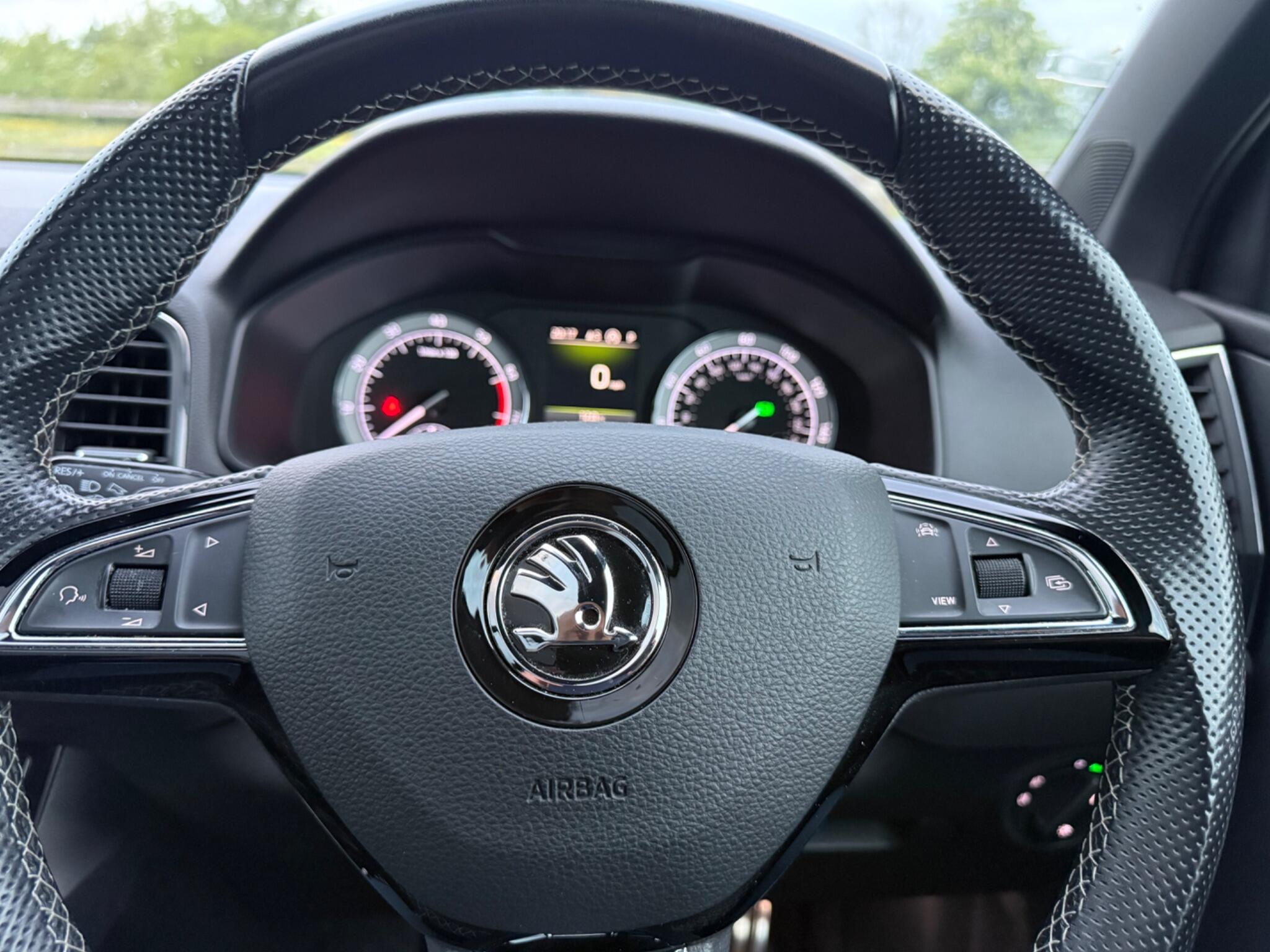 Skoda Karoq 2.0 TSI SportLine DSG 4WD Euro 6 (s/s) 5dr — photo 106 of 112